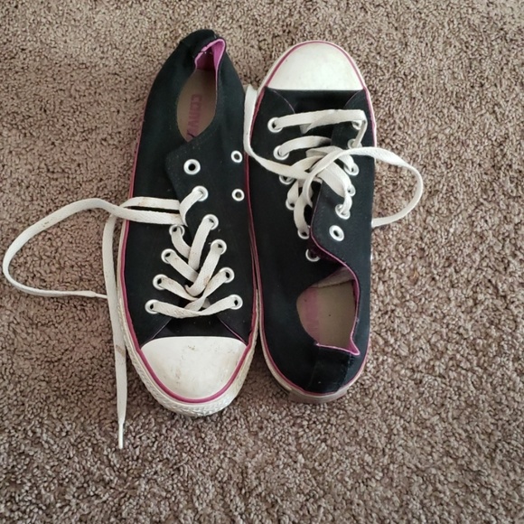Converse - Picture 1 of 4